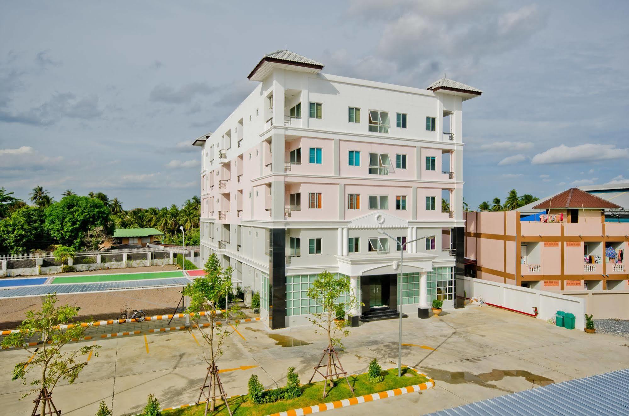 Kozy Inn Bangkok Exterior photo